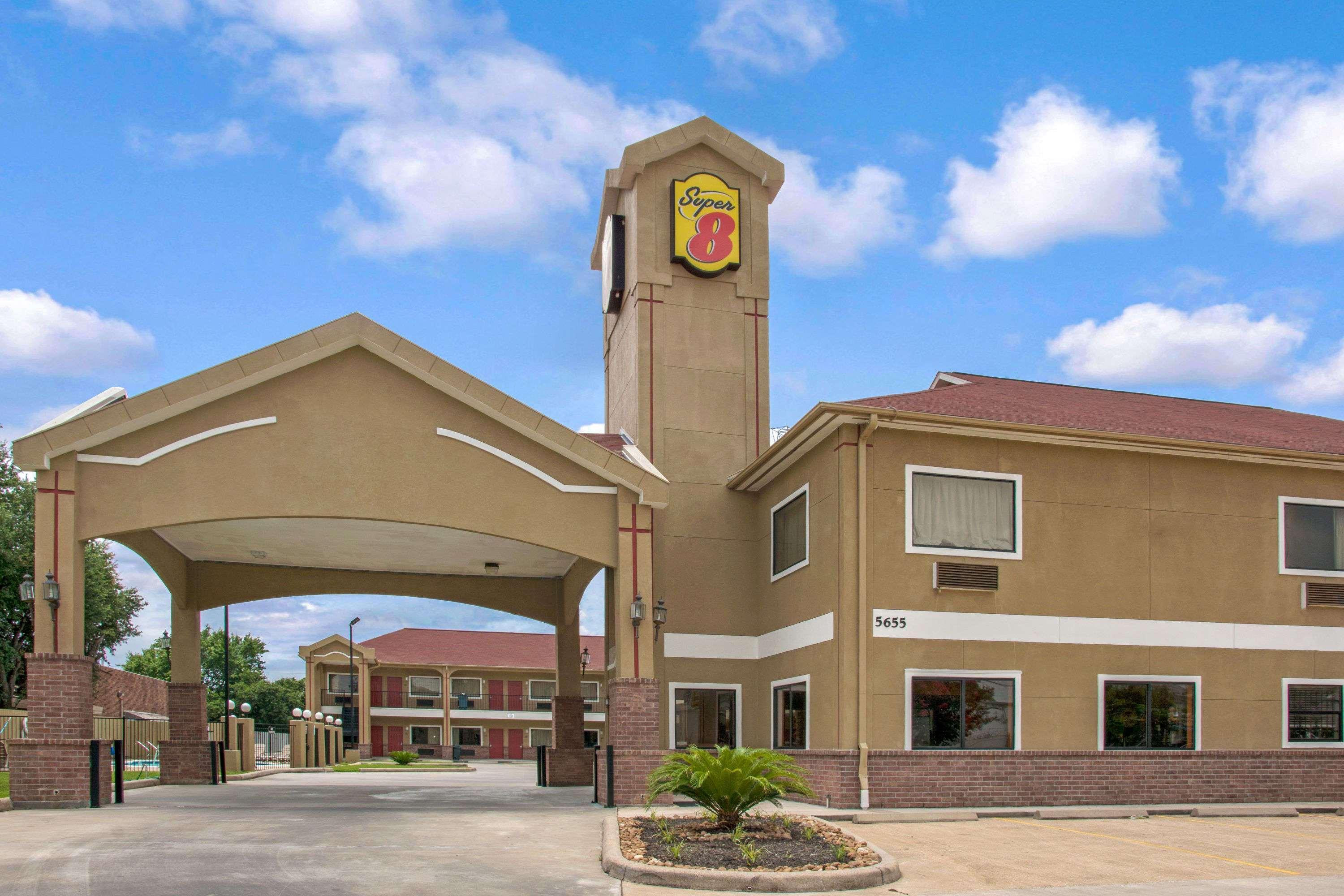 Super 8 By Wyndham Houston/Brookhollow Nw Eksteriør billede